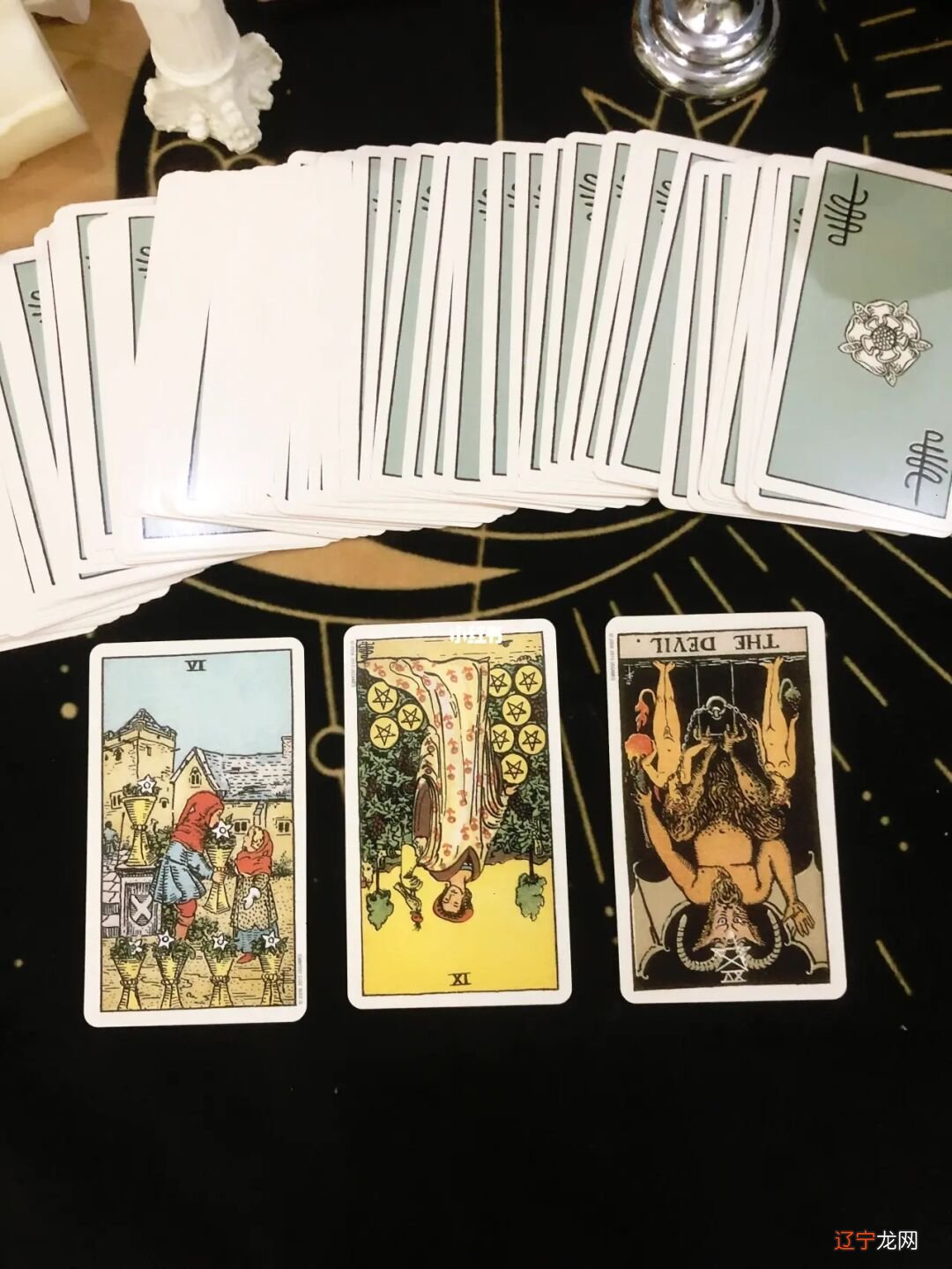 日本爱情塔罗占卜_塔罗占卜分手_通灵占卜和塔罗占卜的区别