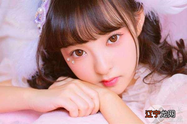 双子座最佳闺蜜的星座配对:喜欢八卦、喜欢惹人瞩目