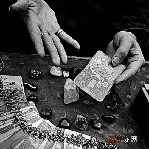 塔罗占卜师收入Marge占卜师占卜真的准吗??占卜为什么