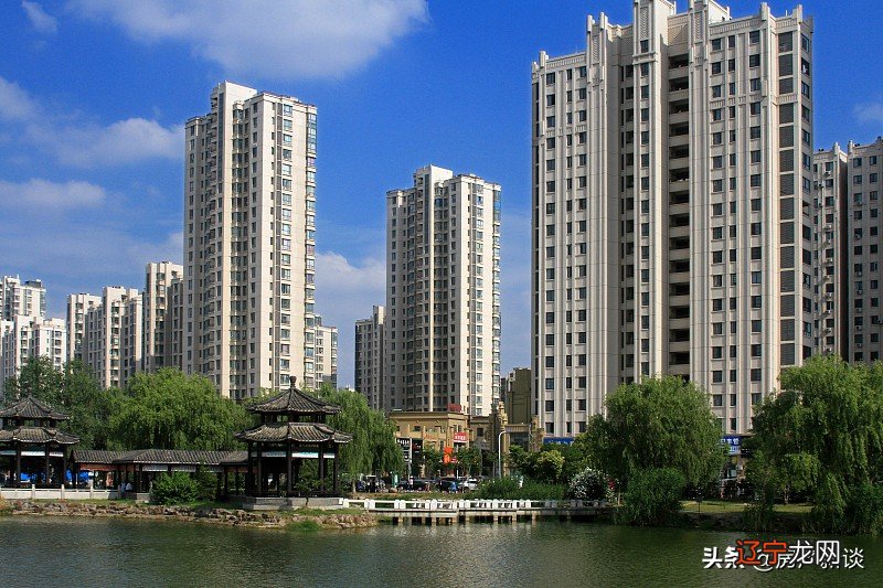 在同一栋楼，为何“西户”比“东户”更好？建筑学家指出重要原因