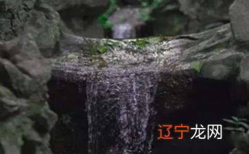慈世堂：梦见水流连绵不断预示着你将遇到爱情