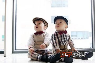 图 双胞胎男孩的降生,你喜欢哪一种名字?