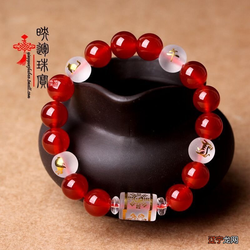 组图 手表属马的人佩戴耳钉能够旺财吗?