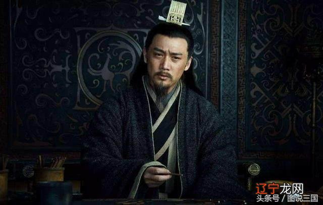 三国历史上有一个人并非术士也不用,一生有四次神预言