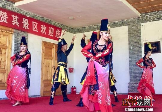 幸福美丽新边疆 新疆伊犁民俗旅游开辟增收新途径