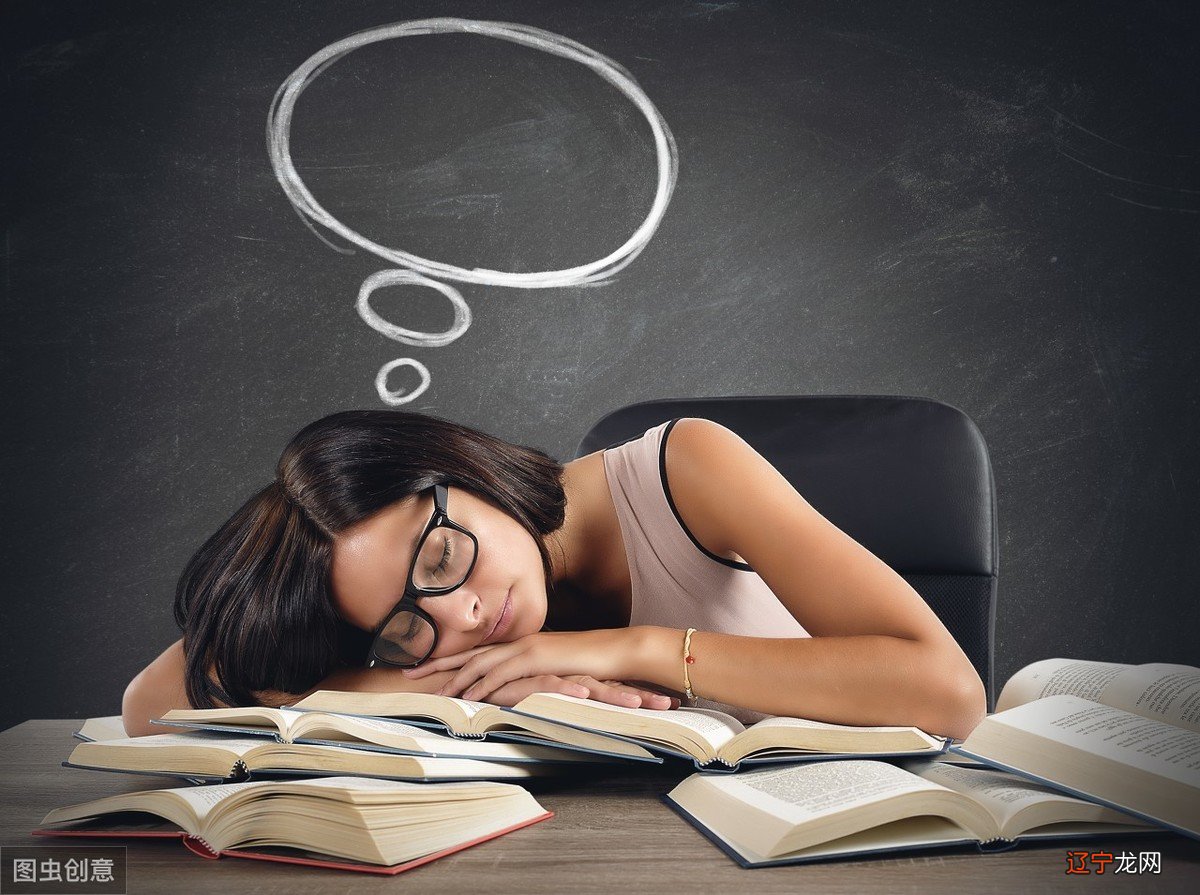 达利:永恒的记忆,认为有一种心理技巧可以解梦