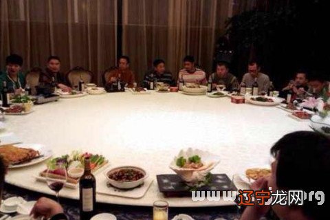 赴宴者_梦见赴宴_谢安赴宴