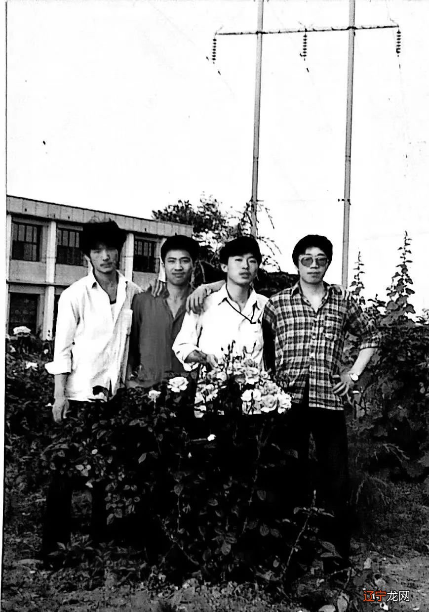 乳名 双胞胎兄弟中哥哥小名四清，弟弟小名思想