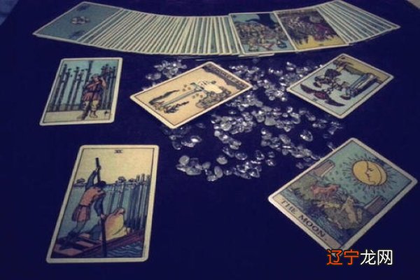 组图 朋友圈塔罗牌占卜骗局,这到底是咋回事?