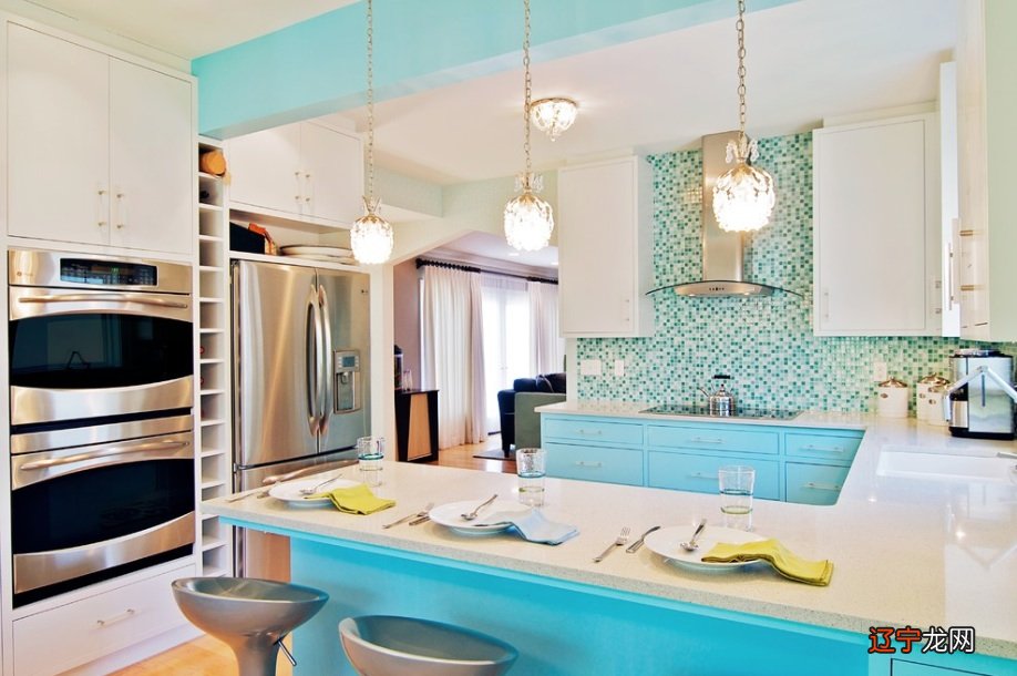 厨房不是为您的厨房装饰和橱柜增添色彩的对比