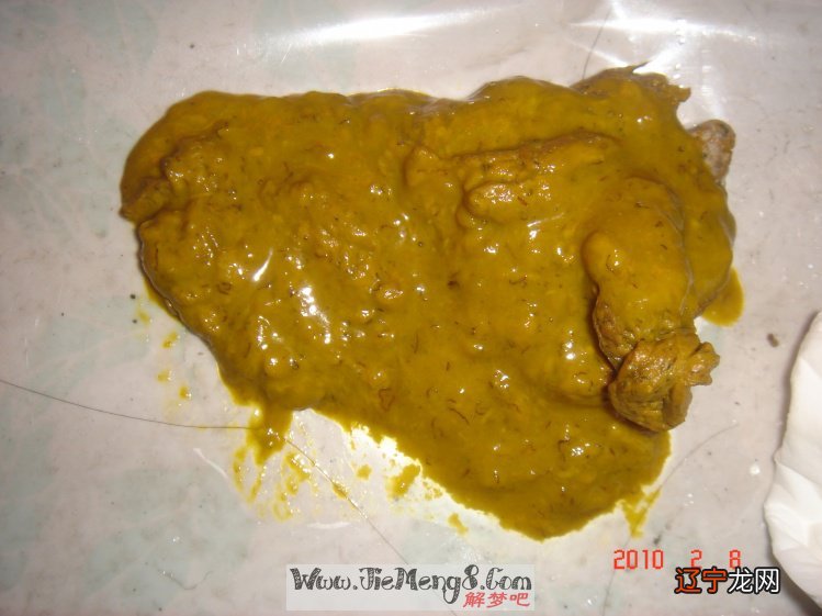 梦见自己在拉屎是什么意思?梦见家人是发财的预兆