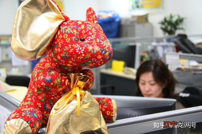 属鼠的与十二生肖合作_属象五行属什么生肖_属龙的和属牛的合作好不好