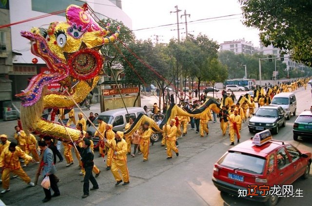组图 湖北省委办公厅同志一行到嵩山百节龙博物馆参观调研
