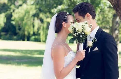 男女合婚时有“一怕冲、二怕刑”的禁忌