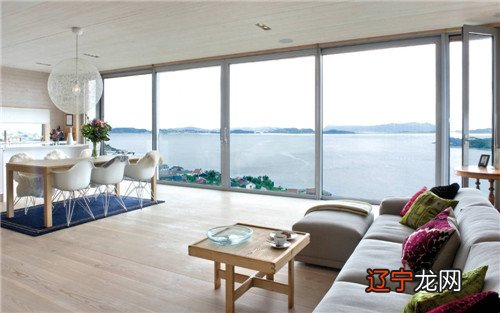 图 客厅落地窗风水究竟有什么讲究要注意的吗?