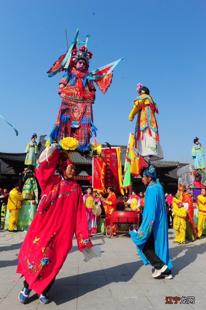 组图 大年初一各地群众开展丰富多彩的新春民俗活动过大年
