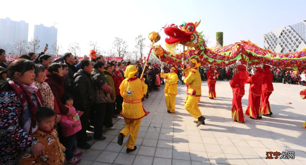 组图 大年初一各地群众开展丰富多彩的新春民俗活动过大年