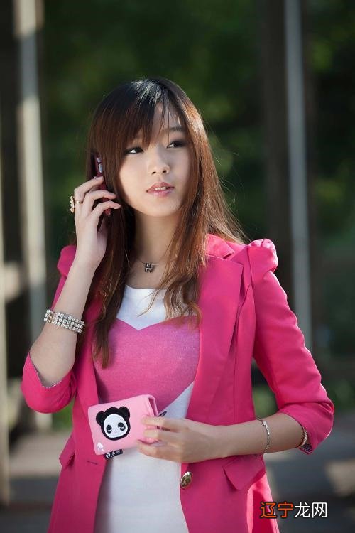 梦见很多蛇是什么意思 女人梦见很多蛇是什么意思