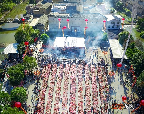 组图 客家火龙又称香火龙的作用有哪些呢?