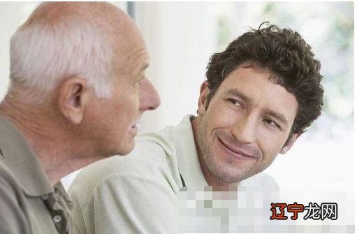 风水堂：梦见与去世的人吃饭