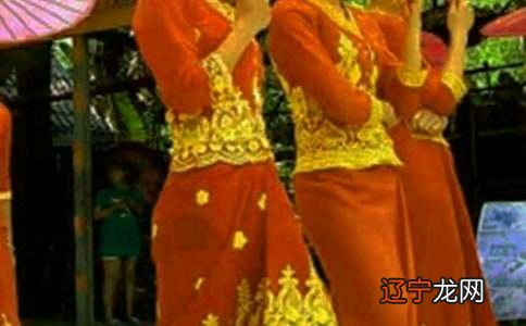 各族节日的民风民俗 你写作文时总是无从下笔下笔？