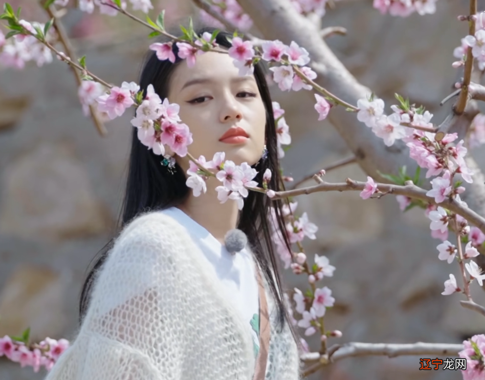 女人人中长痣好不好,不要错过了,财运亨通,富贵一生