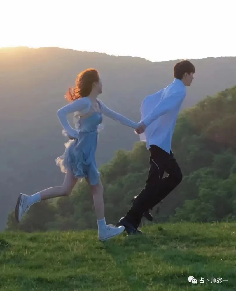 爱情塔罗牌占卜 4张牌中选出1张最有感觉的牌,看结果如何