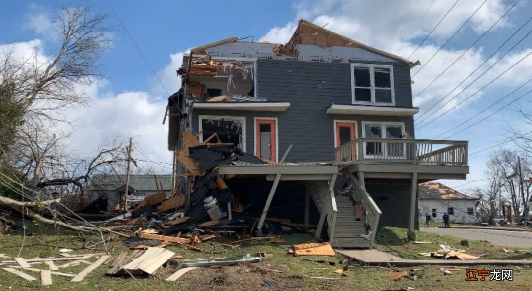 停下车来走进村庄去悟读自然规律自然规律的密码，进到村里汗颜