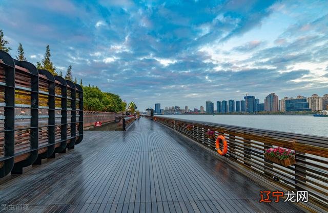 记忆中的经典台词梦见相同的场景,这个场景每一次都是跟水有关