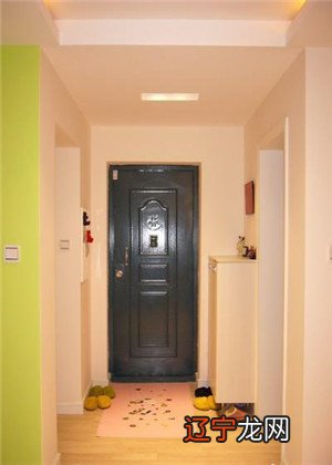 入户门选择什么颜色最吉利，入户门还有哪些风水禁忌？