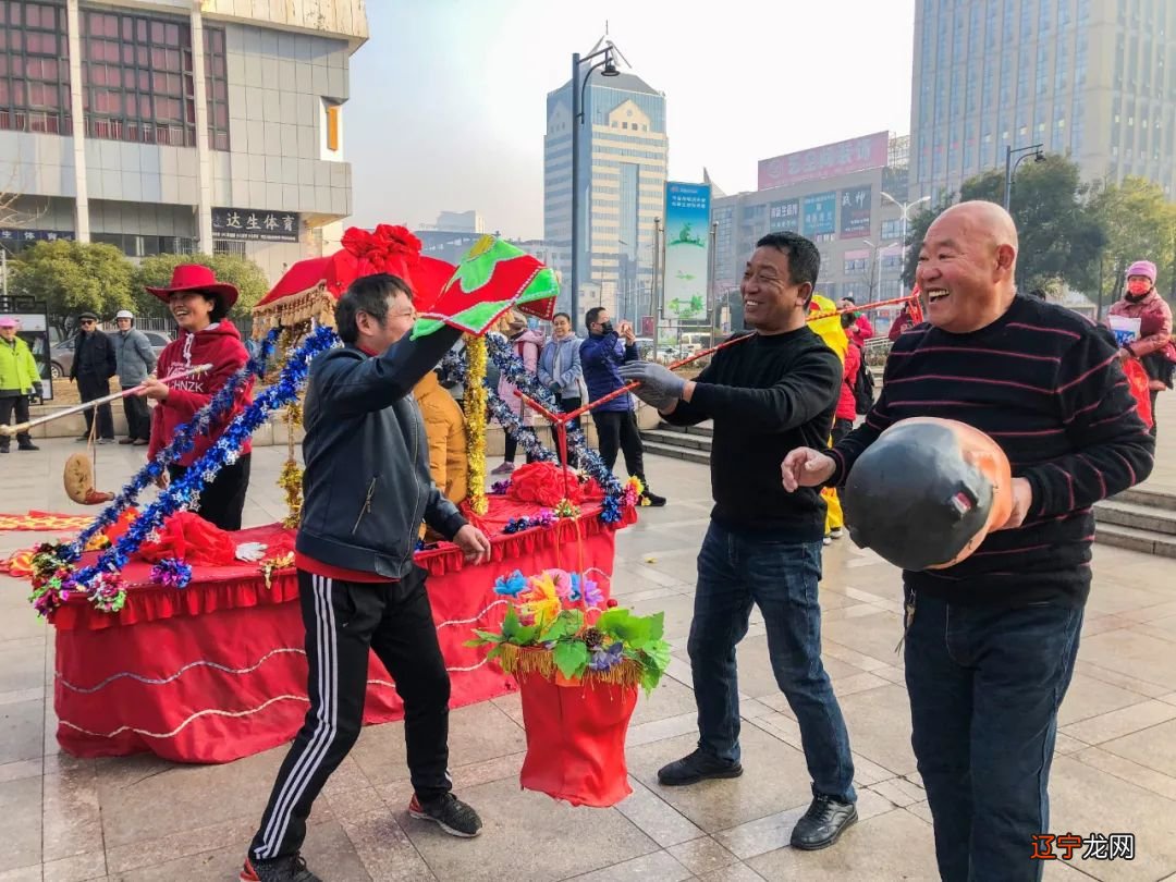 组图 铜陵街头民俗“快闪”燃动新年假期