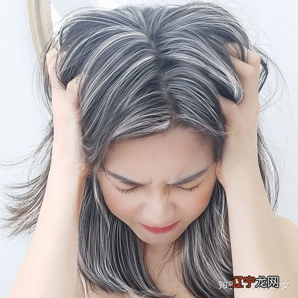 风水堂:梦见掉头发是生命力衰退的体现