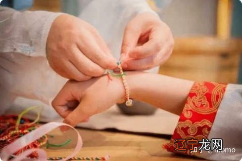 闻一多的《端午考》中考证了端午节的由来