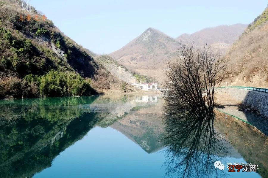 梦见挖水库 一个平平常常:一哈哈,我开车来你们小区门口接你