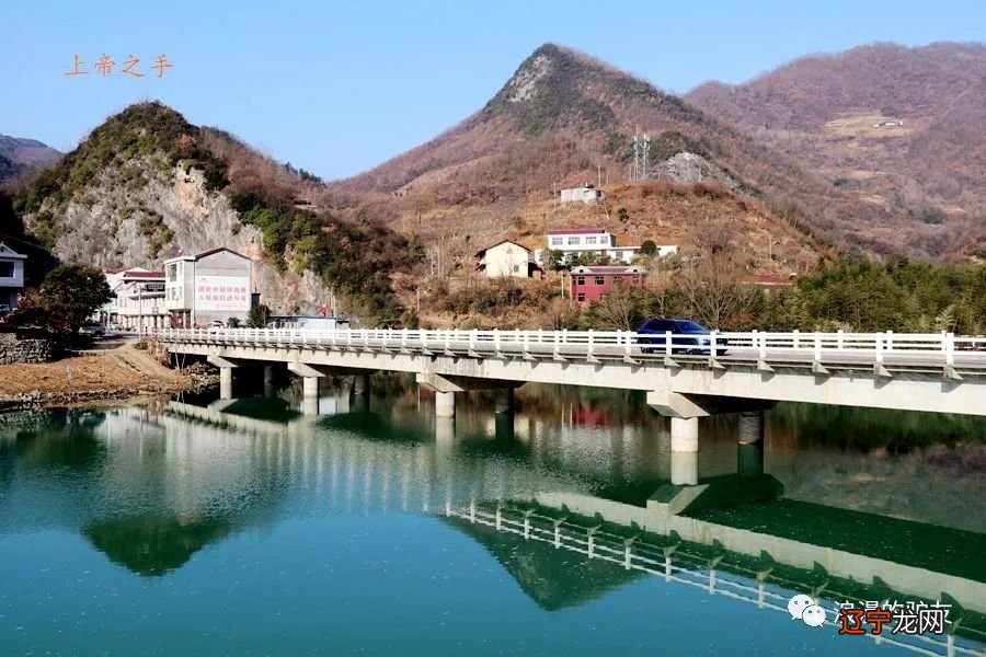 梦见挖水库 一个平平常常:一哈哈,我开车来你们小区门口接你