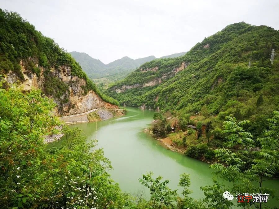 梦见挖水库 一个平平常常:一哈哈,我开车来你们小区门口接你