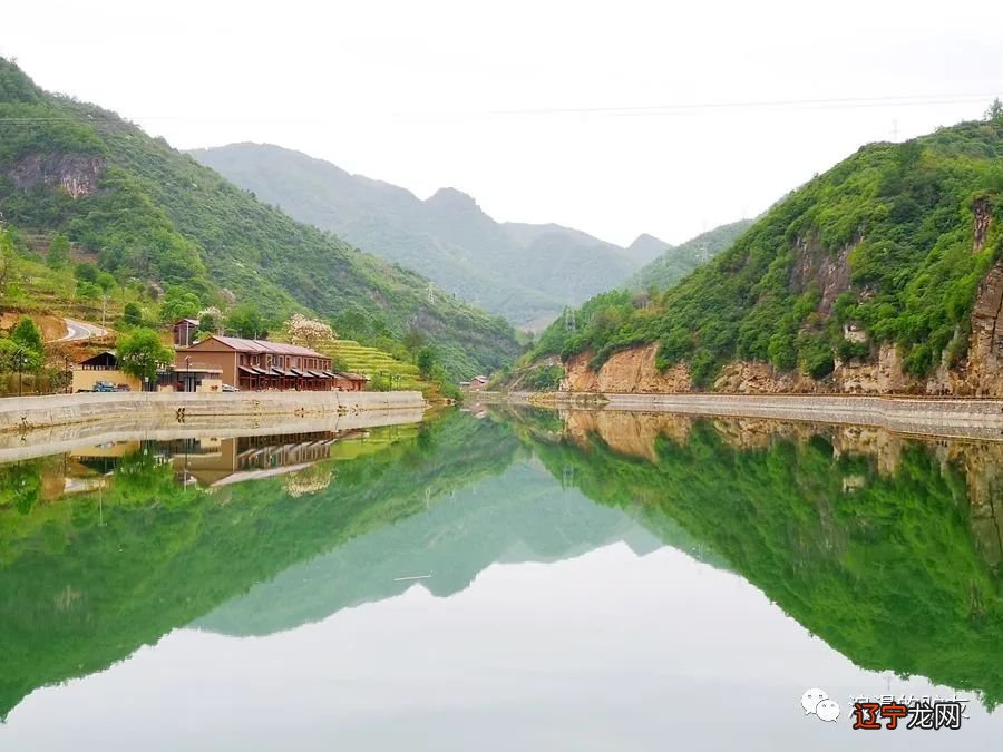 梦见挖水库 一个平平常常:一哈哈,我开车来你们小区门口接你