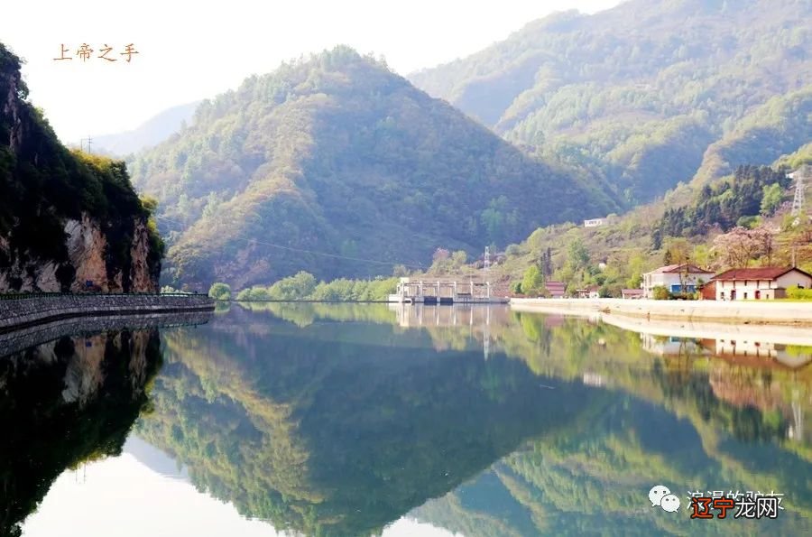 梦见挖水库 一个平平常常:一哈哈,我开车来你们小区门口接你