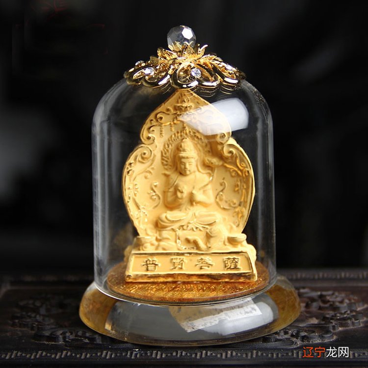 生肖吉祥物:88年的龙在车内摆什么比较好