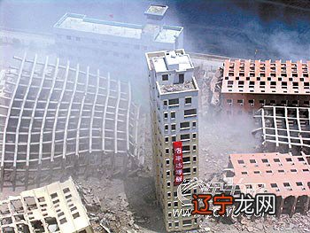 组图 印尼雅加达*券交易所大楼倒塌有什么寓意呢?