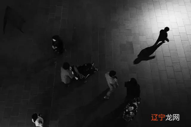 易经如何占卜 熟人算命是不是可以免费吗?不过是三两句话的点拔也要收费吗