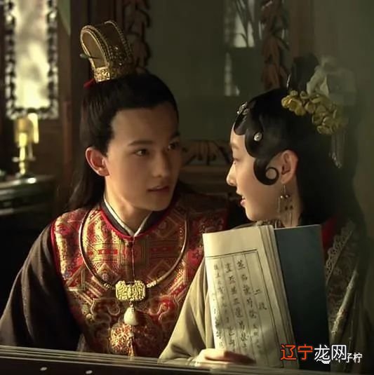 杨洋的八字「财」「官」旺,只看八字本命前三柱