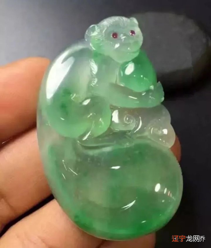 属猴之人所要佩戴的翡翠，我们其实很好解决的