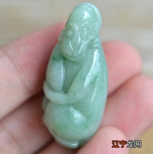 属猴之人所要佩戴的翡翠，我们其实很好解决的