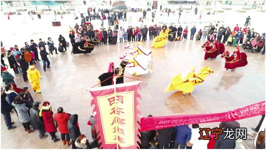 山东各地上演民俗活动“跑驴”传统年味十足图