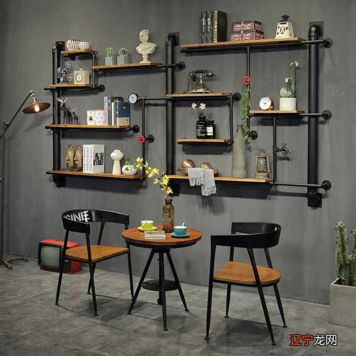 婚纱照可以挂在客厅么风水学_客厅挂牡丹画风水好吗_客厅挂家和万事兴风水