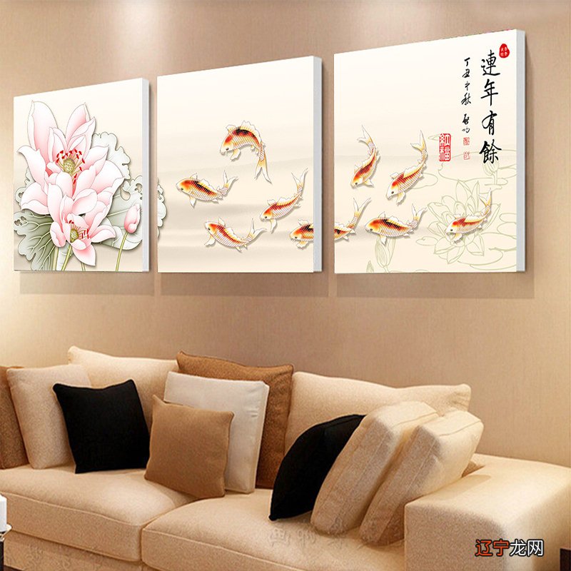 组图 一下在客厅挂画时需要注意的四大讲究