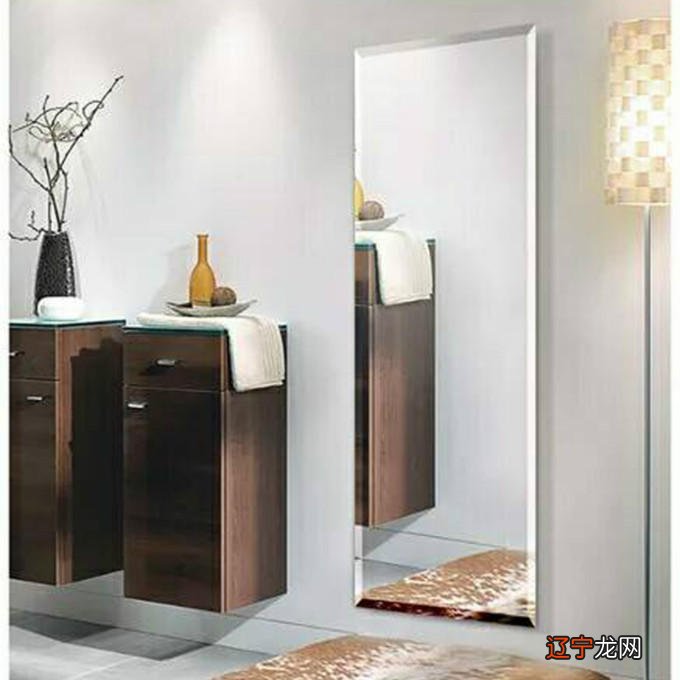 第一大风水禁忌:卧室门背后并不是什么都能放