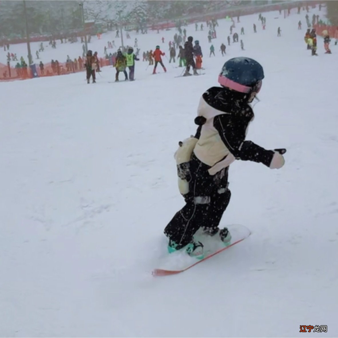 见别人滑雪_滑雪滑雪大冒险_滑雪极限运动滑雪视频