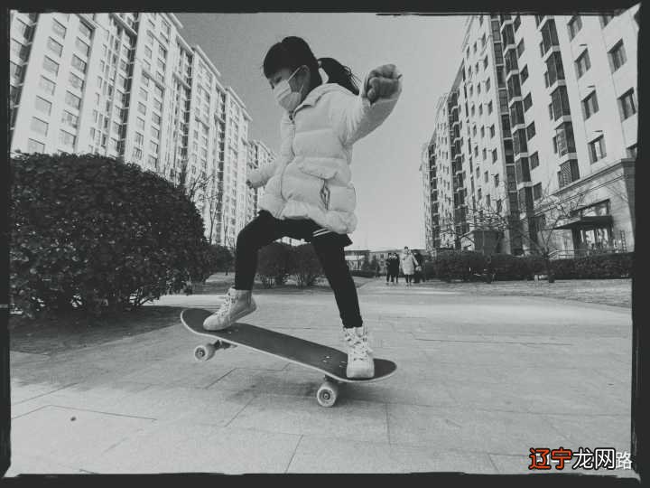 见别人滑雪_滑雪滑雪大冒险_滑雪极限运动滑雪视频